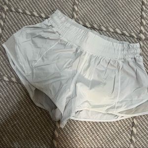 Lululemon Low arise Hotty Hot Short